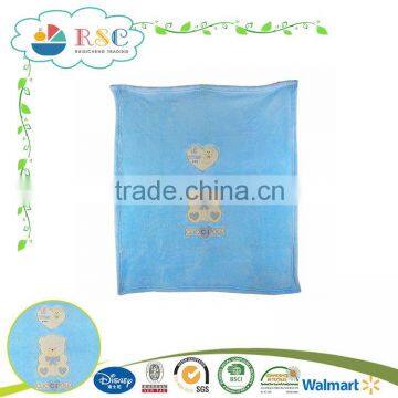100% polyester solid colour animal embroidery knitted coral fleece baby blanket