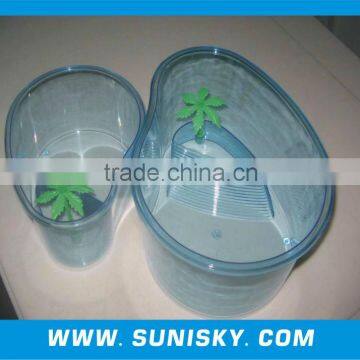 Plastic Pet box with Plant