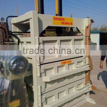 Hydraulic Vertical Semi-auto Baler Machine for PET Bottles, Used Clothes and Paper Cardboard DB-20T photo-2