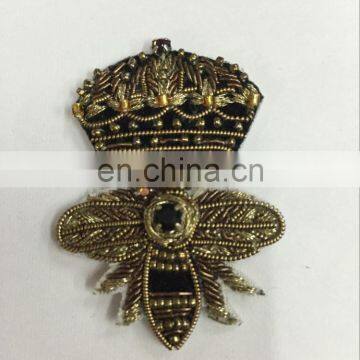 Newest bee designs metallic badge for fashion shoes