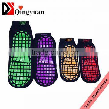 China custom yoga socks manufacturer anti slip jump trampoline socks