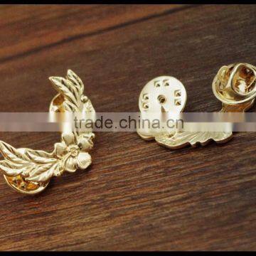 Gold leaf and flower Sweater clips Cardigan clips collar clips Gold sweater guard