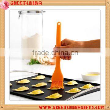 Promotional wholesale food grade non stick silicone bbq grill brush