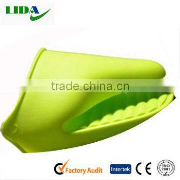 2016 High Quality Animal Shaped Non-slip Silicone Oven Glove and Dog Shaped Silicone Glove KIT604 photo-3