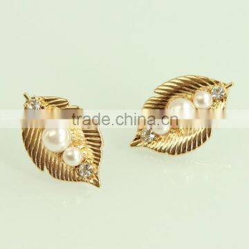gold leaf earrings with pearl