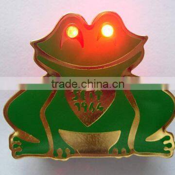 custom metal frog badge/ LED pin badge