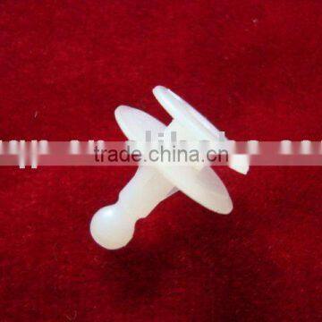 clips plastic automotive fastener