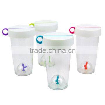 Supply fashion creative Portable hand-held cup / grass cup
