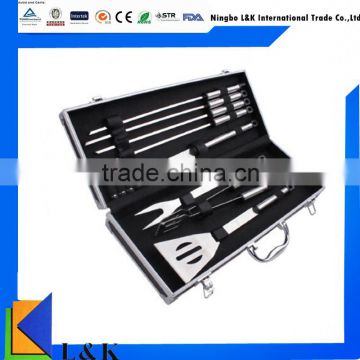 12 pieces cool bbq accessories with aluminum case/bbq grill/bbq tools