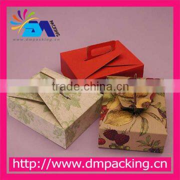 Flat take-out paper gift box with handle