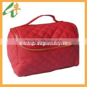 professional manufacture of leather cosmetic bag