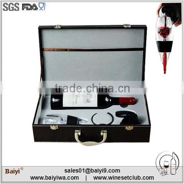 One bottle wine gift set with leather case