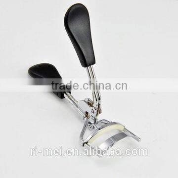 Black colored duck tongue shape makeup eyelash curler eyelash clip