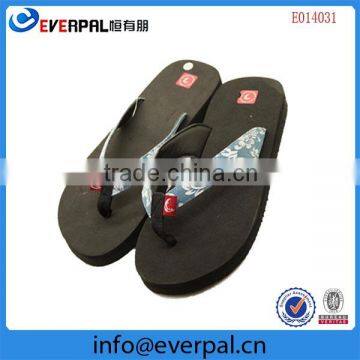 New style beach slippers in 