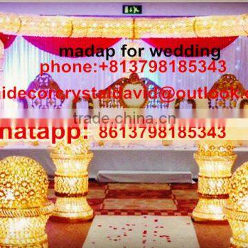 Beautiful brass pillar crystal flower stand for wedding table decoration