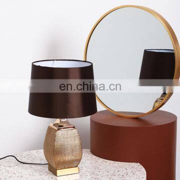 European Modern Style Indoor Ceramic Base Gold Table Porcelain Lamp for Home Decor photo-2
