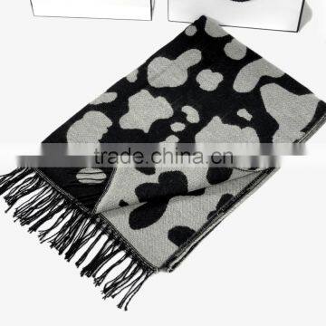 Winter Ladies Fashion Leopard Jacquard Wool Cashmere Scarf photo-2