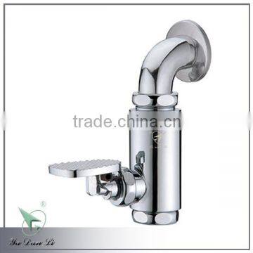 Foot-stool toilet flush valve F303