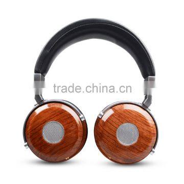 Stylish Bluetooth Headphone Foldable Bluetooth Headphone with Ergonomic Design Model HSM3