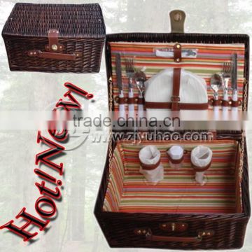 Promotional Outdoor Mini Wooden Rattan Picnic Basket for 2/4 People