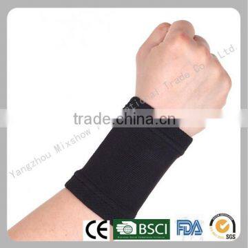 Knitted elastic weight lifting wrist support