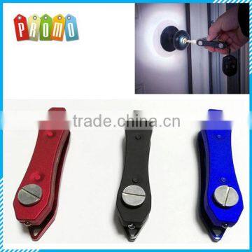 Wholesale portable metal key holder with LED light, key organizer