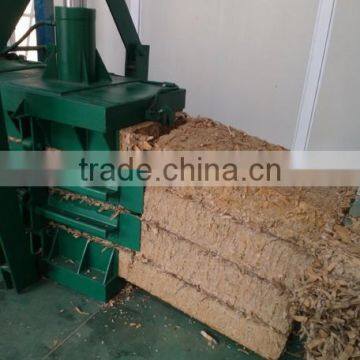 Horizontal hot pepper hydraulic baling press A molding hydraulic baling press