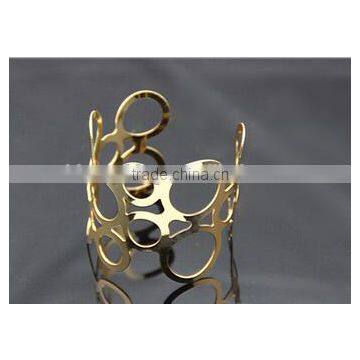 Fashion Designs Gold Open Cuff Bangle Hollow Charms Cuff Bangle for Women Jewelry