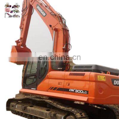 South korea Doosan DX300 crawler excavator 30 ton digger price low on sale in Shanghai China