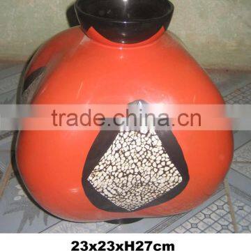 An unique design: A 23X23xH27cm star-food Vietnam lacquer vase with egg-shell inlay