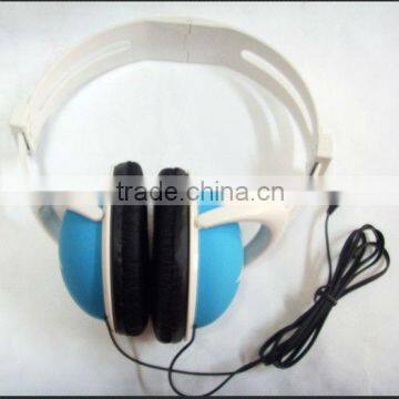 New product hot selling long wire foldable computer headphone without mic