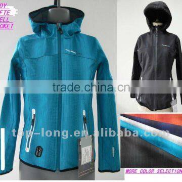 Woman Softshell jacket outdoor clothing with hood