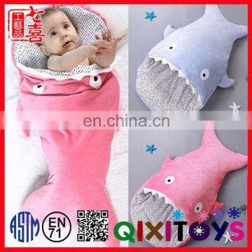 2017 Hot Selling wholesale new born baby blanket animal shark head plush baby swaddle blanket