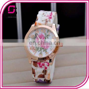 2014 Yiwu Supplier Women Flower Quartz Vogue Watch Wholesale
