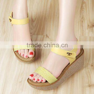 latest design open toe mid heel wedge sandals