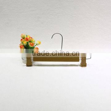 QD-A153 Wooden color plastic China factory wholesale pant hangers