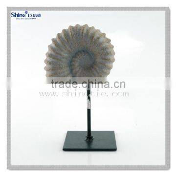 decorative polyresin craft sea conch fossil leaf with metal stand home decor                        
                                                Quality Choice