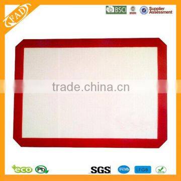 Red color and FDA Certification custom silicone baking mat