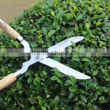 Wide Blade Wooden Handle Garden Shear
