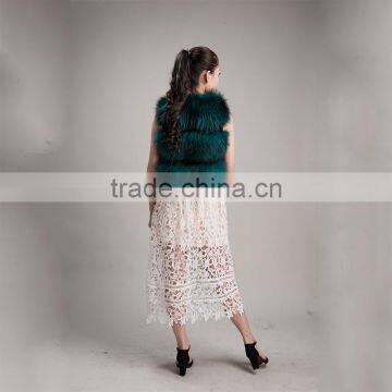 Myfur Europe Hot Selling Winter Real Raccoon Fur Vest Dyed Hand Fur Vest photo-3