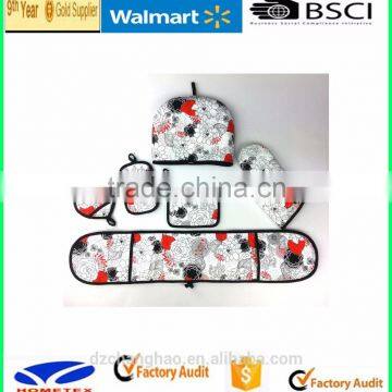 A complete set of BBQ glove