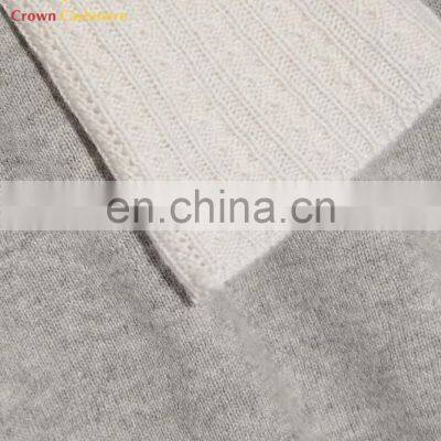 Женский вязаный свитер с воротником-тулителем в двухкомпонентном дизайне изCashmere photo-5