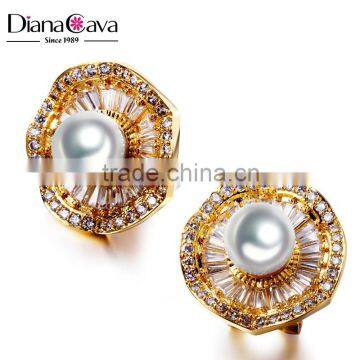 Hot Sell Summer 2016 Flower Shape Best Gift Zircon Pearl Stud Earrings for Ladies