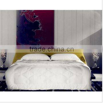 Hot-selling 100% down-like microfiber thickening but cheap quilt made in China