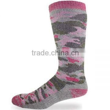 Custom wholesale knee high sports socks women of hunting