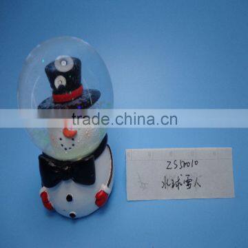 New Design Resin Snoopy Snow Globe Arts for Home Decorations