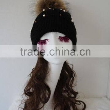 USA style New design Knitted Beanie Cap With Raccoon Fur Ball Multicolor Raccoon Fur Pompom Knit Hat