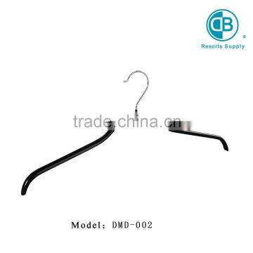 plastic shirt hanger