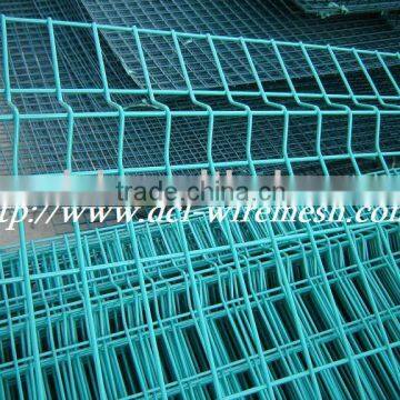 triangle pvc coated welded fence netting