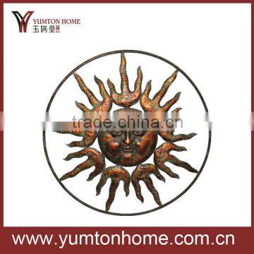 Metal sunburst wall decoration